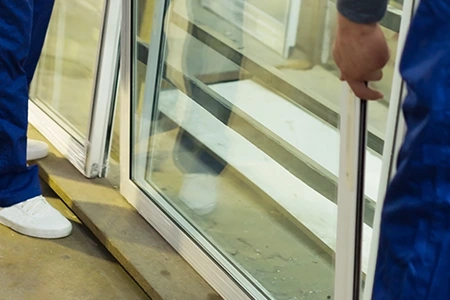 Commercial Glass Repair Technician in Plant City, FL